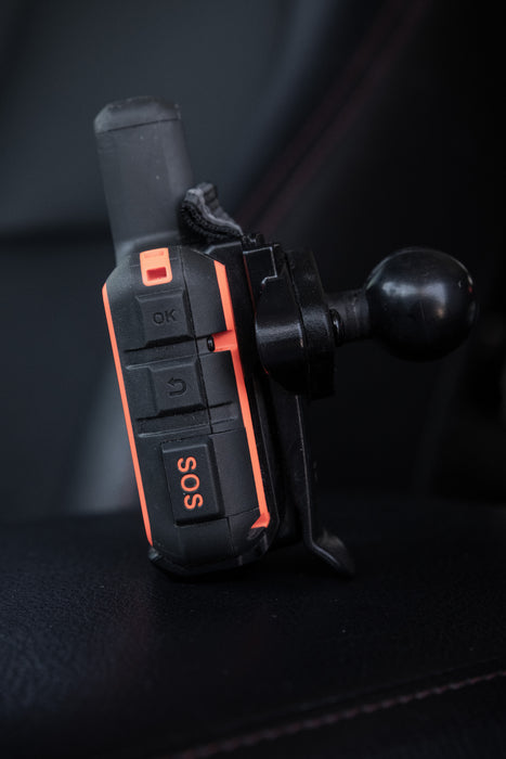 RAM Spine Clip Holder with Ball for Garmin Handheld Devices
